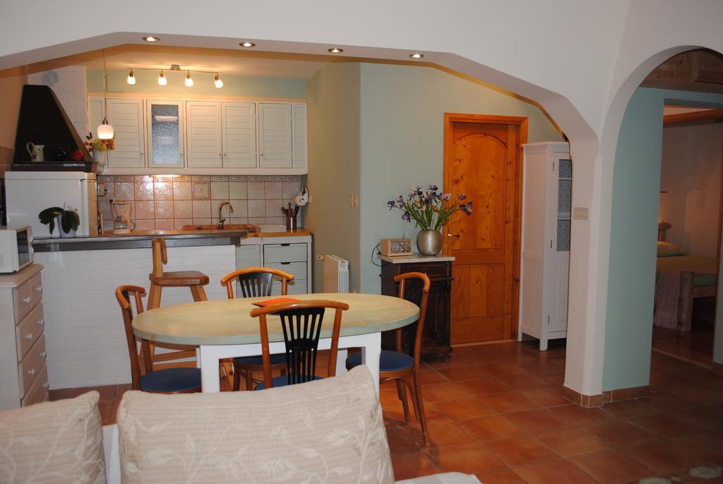 Apartments Natura Makarska Bilik gambar
