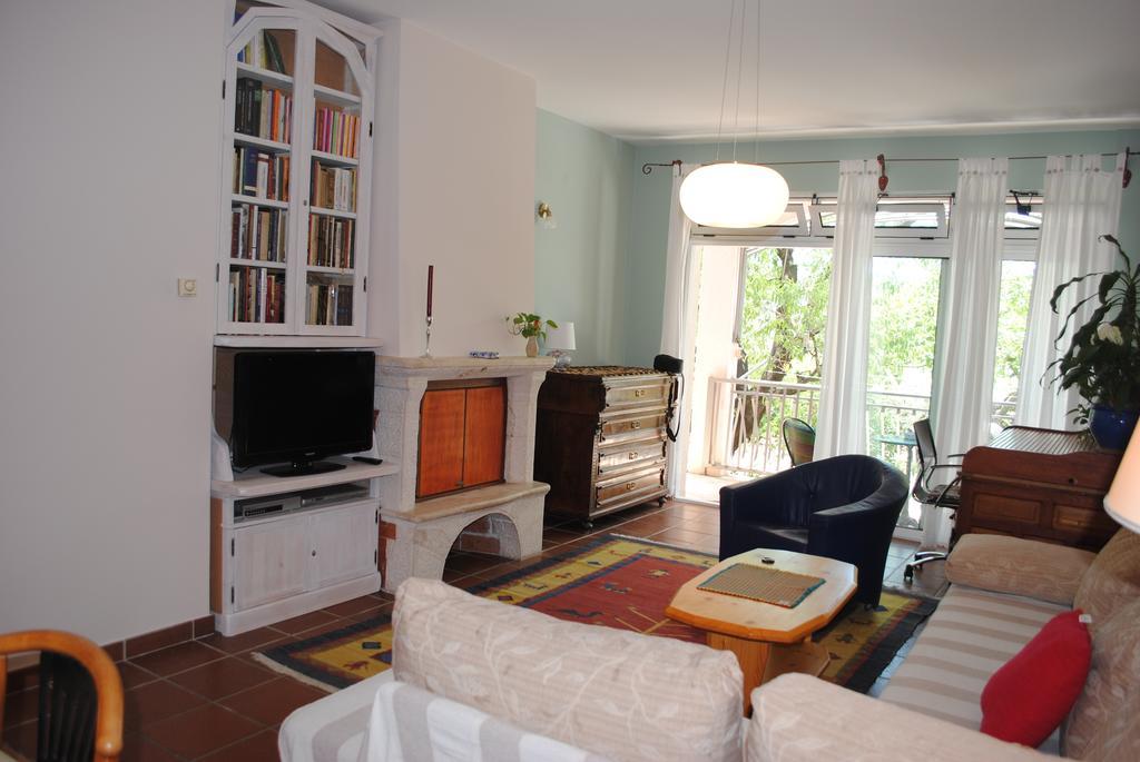 Apartments Natura Makarska Bilik gambar
