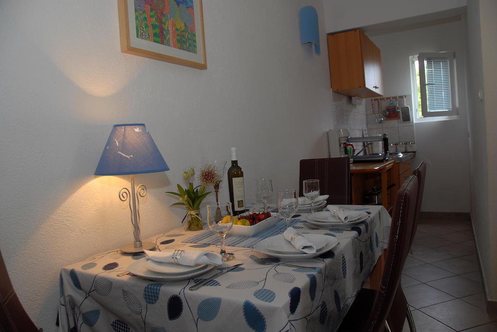 Apartments Natura Makarska Bilik gambar